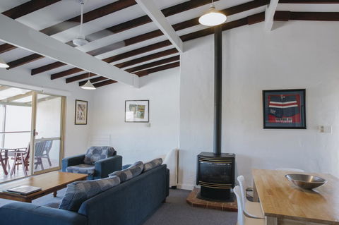 Canal Rocks Beachfront Apartments - VIC Tourism 29