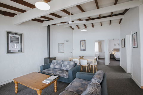 Canal Rocks Beachfront Apartments - VIC Tourism 38