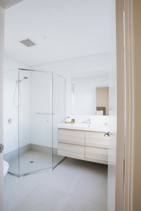 Canal Rocks Beachfront Apartments - VIC Tourism 40