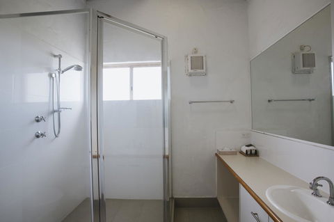 Canal Rocks Beachfront Apartments - VIC Tourism 20