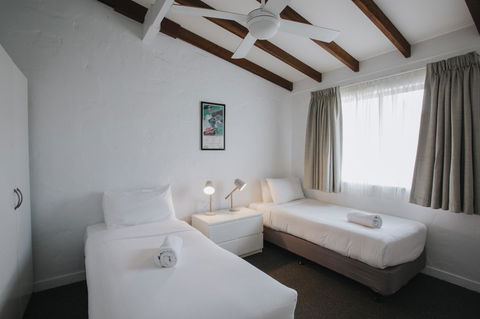 Canal Rocks Beachfront Apartments - VIC Tourism 17