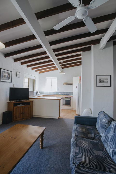 Canal Rocks Beachfront Apartments - VIC Tourism 11