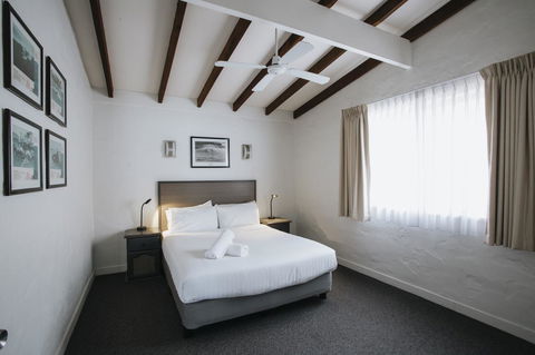 Canal Rocks Beachfront Apartments - VIC Tourism 3