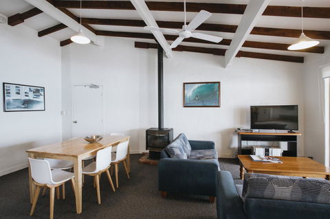 Canal Rocks Beachfront Apartments - VIC Tourism 2