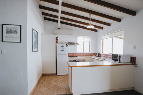 Canal Rocks Beachfront Apartments - VIC Tourism 21