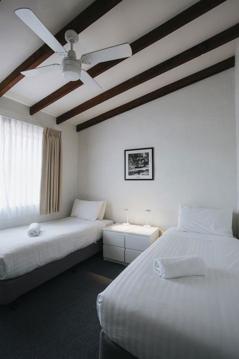 Canal Rocks Beachfront Apartments - VIC Tourism 12