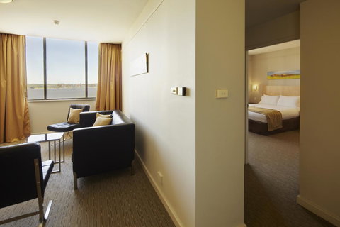 Quality Hotel Ambassador Perth - VIC Tourism 24
