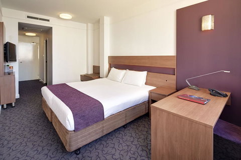Quality Hotel Ambassador Perth - VIC Tourism 4