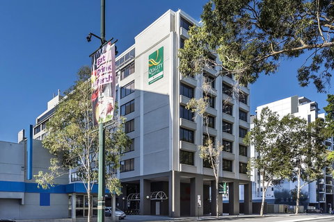 Quality Hotel Ambassador Perth - VIC Tourism 0