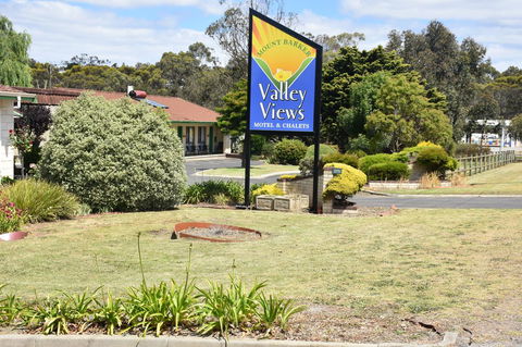 Mount Barker Valley Views Motel & Chalets, Western Australia - VIC Tourism 10