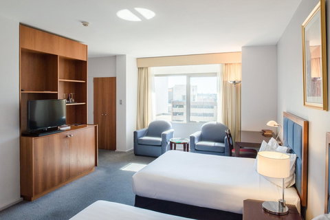 Seasons Of Perth - VIC Tourism 5