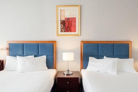 Seasons Of Perth - VIC Tourism 7