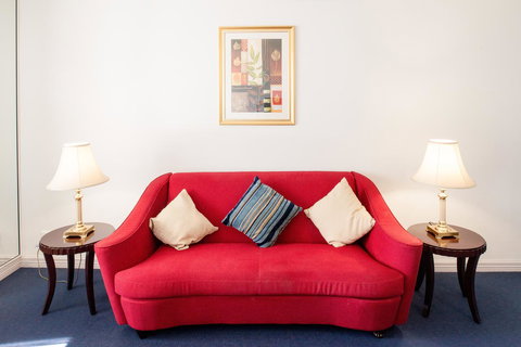 Seasons Of Perth - VIC Tourism 10