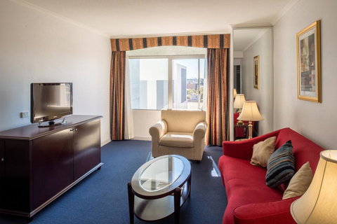 Seasons Of Perth - VIC Tourism 11