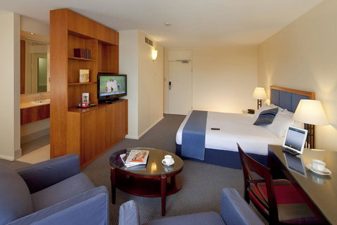 Seasons Of Perth - VIC Tourism 27