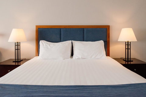 Seasons Of Perth - VIC Tourism 8