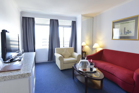 Seasons Of Perth - VIC Tourism 3