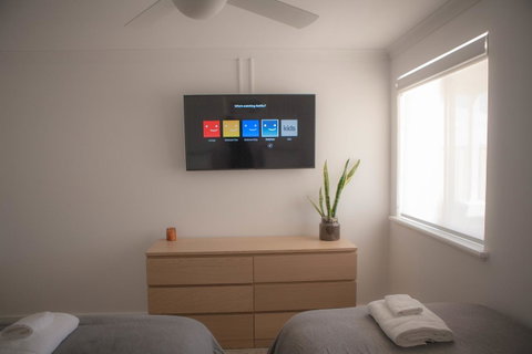 FortyTwo - Oceanside Retreat Busselton - VIC Tourism 15