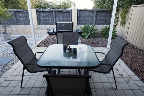 FortyTwo - Oceanside Retreat Busselton - VIC Tourism 5