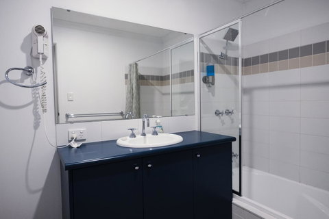 FortyTwo - Oceanside Retreat Busselton - VIC Tourism 10