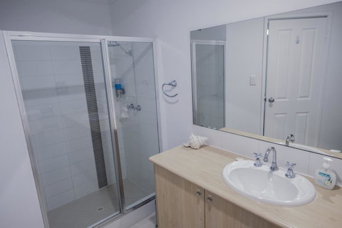 FortyTwo - Oceanside Retreat Busselton - VIC Tourism 12