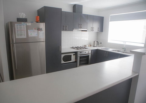 FortyTwo - Oceanside Retreat Busselton - VIC Tourism 42