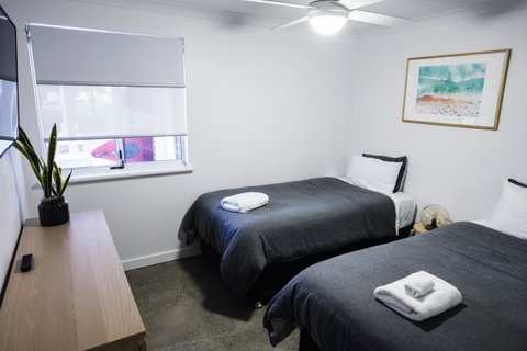 FortyTwo - Oceanside Retreat Busselton - VIC Tourism 8