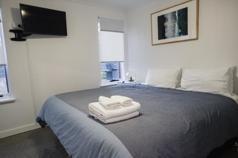 FortyTwo - Oceanside Retreat Busselton - VIC Tourism 3