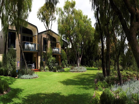 Aqua Resort Busselton - VIC Tourism 20