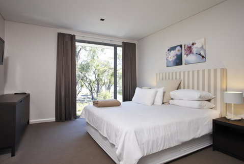 Aqua Resort Busselton - VIC Tourism 9