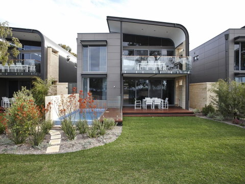 Aqua Resort Busselton - VIC Tourism 13