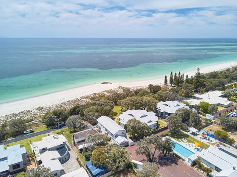 Cape View Beach Resort - VIC Tourism 0