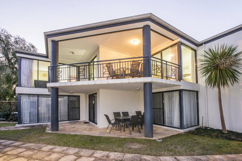 Cape View Beach Resort - VIC Tourism 26