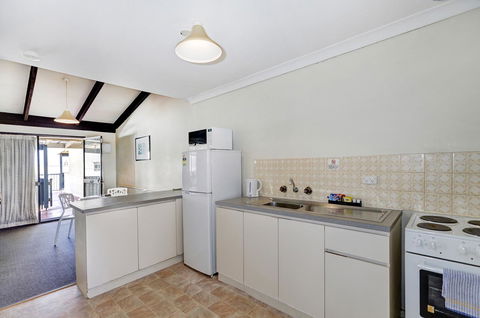 West Beach Lagoon 123 - Location & Views!!! - VIC Tourism 10