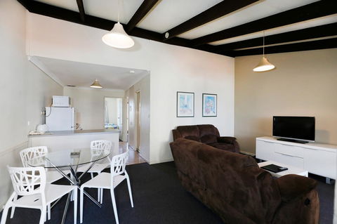 West Beach Lagoon 123 - Location & Views!!! - VIC Tourism 8
