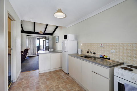 West Beach Lagoon 123 - Location & Views!!! - VIC Tourism 5