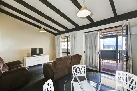 West Beach Lagoon 123 - Location & Views!!! - VIC Tourism 11