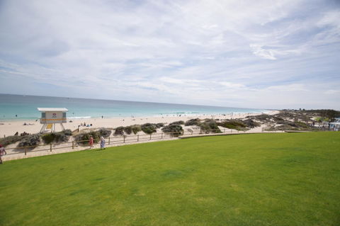 West Beach Lagoon 123 - Location & Views!!! - VIC Tourism 19