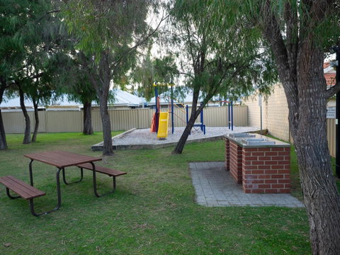 FortyOne - Oceanside Retreat Busselton - VIC Tourism 41