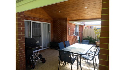 FortyOne - Oceanside Retreat Busselton - VIC Tourism 24