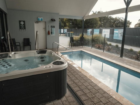 FortyOne - Oceanside Retreat Busselton - VIC Tourism 3