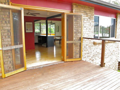 Pendeli Beach House - VIC Tourism 7