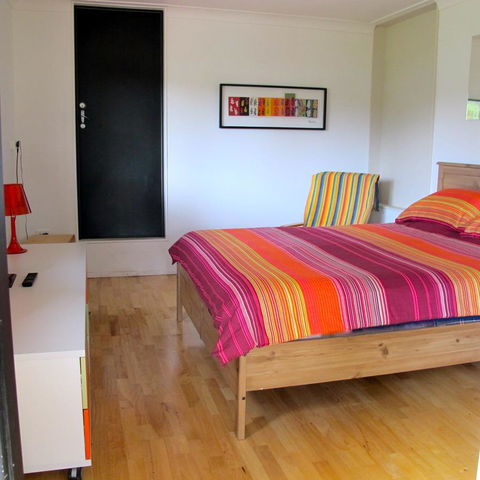 Pendeli Beach House - VIC Tourism 4