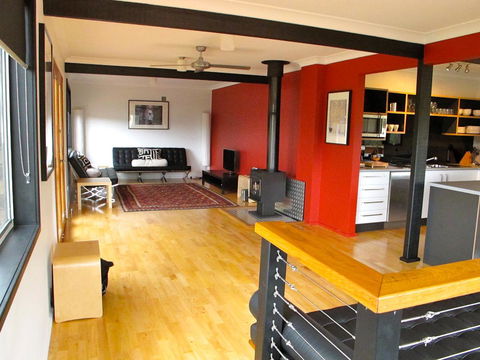 Pendeli Beach House - VIC Tourism 2