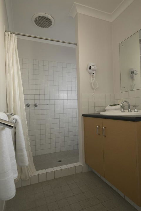 Amalfi Resort - VIC Tourism 22