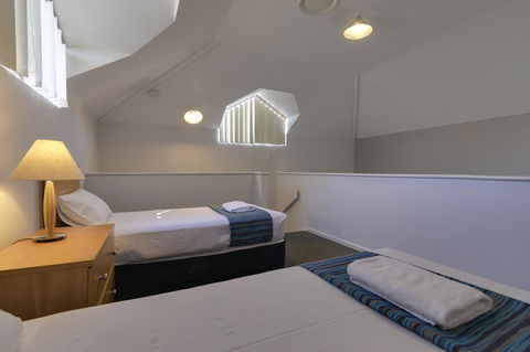 Amalfi Resort - VIC Tourism 21