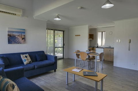 Amalfi Resort - VIC Tourism 17