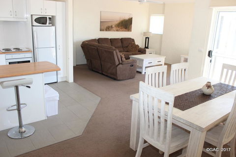 Mollymook Cove Apartments - VIC Tourism 29