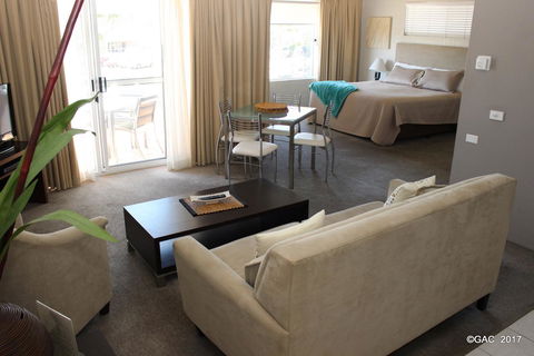 Mollymook Cove Apartments - VIC Tourism 19