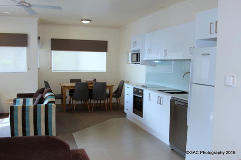 Mollymook Cove Apartments - VIC Tourism 15